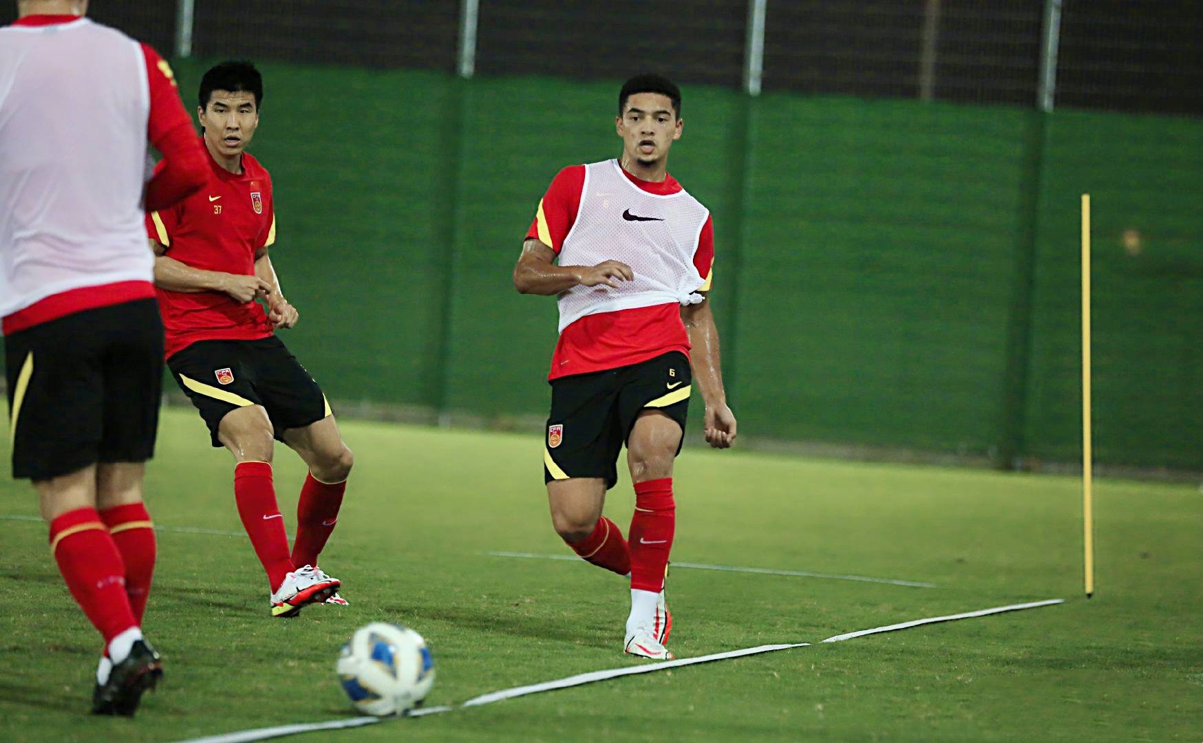 熊猫体育下载-维拉利尔临阵换将，备战对手强弱各异的简单介绍